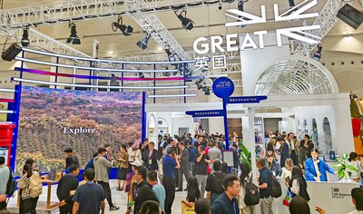 Em 13 de abril, o Pavilhão do Reino Unido, país convidado de honra, foi inaugurado na 5ª Exposição Internacional de Produtos de Consumo da China. (PRNewsfoto/Hainan International Media Center (HIMC))