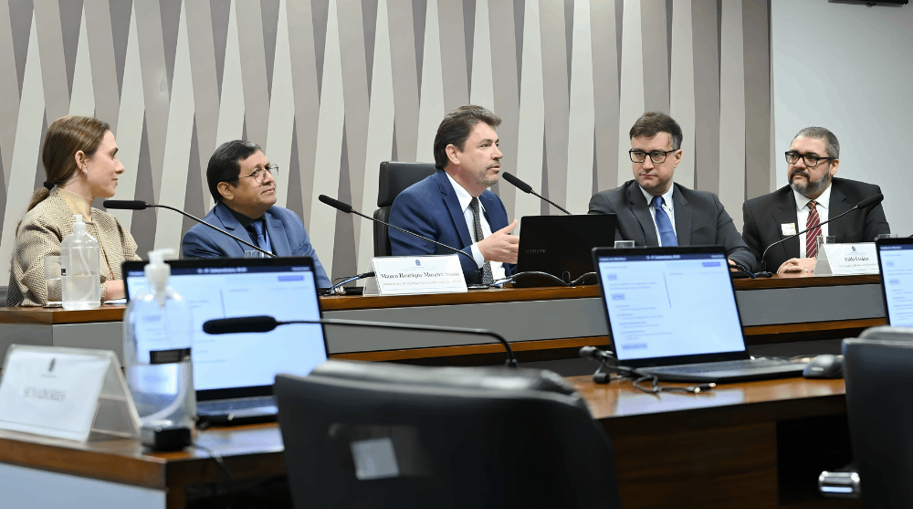 Audiência no Senado debate política nacional de minerais críticos e estratégicos.
