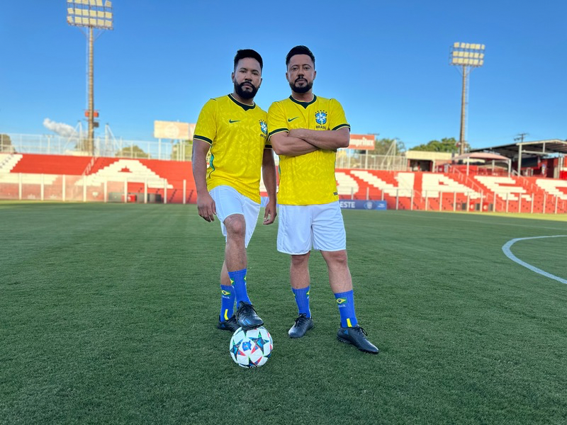 Jo&atilde;o Lucas e Marcelo lan&ccedil;am ?D&aacute;-Lhe Brasil?
