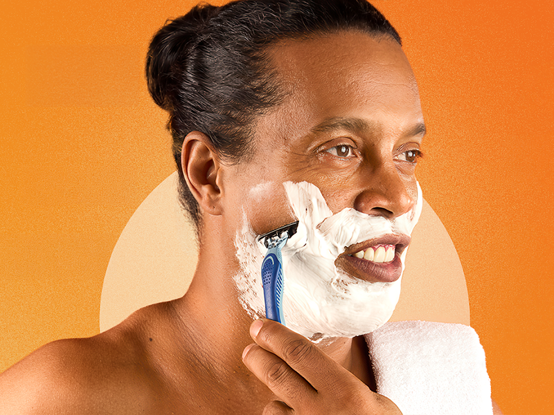 BIC lan&ccedil;a campanha com Ronaldinho Ga&uacute;cho no Brasil