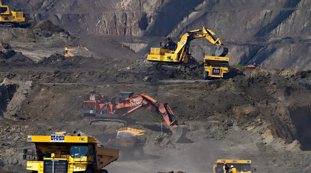 Operação de mineração no Brasil associada ao debate sobre o Plano Nacional de Mineração 2050, metas setoriais e fortalecimento da ANM.