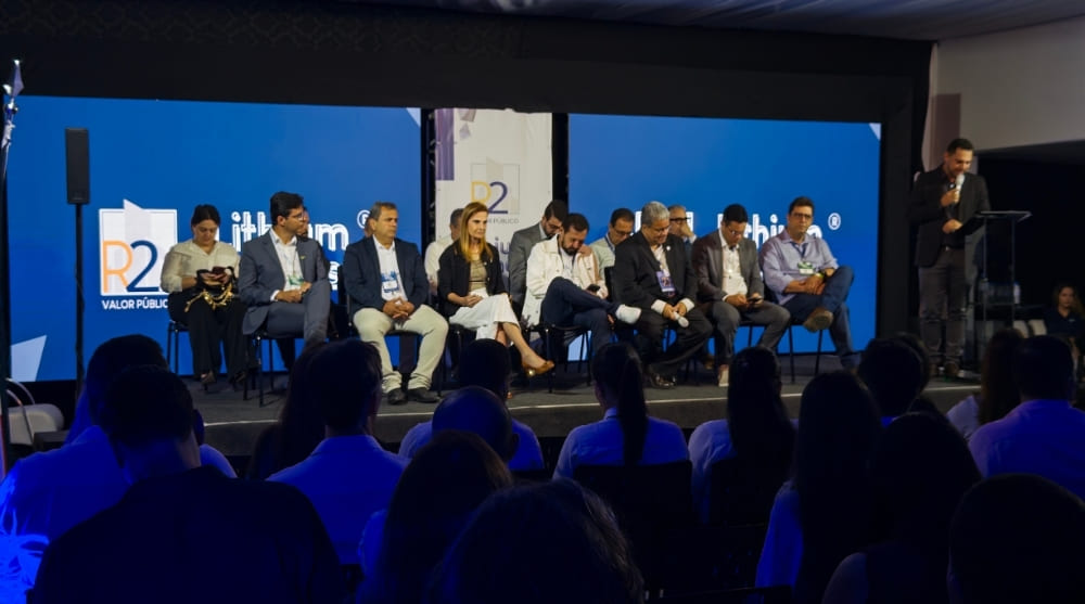 Autoridades, empresários e especialistas participam da abertura do Lithium Business 2026 em Salinas, no Vale do Jequitinhonha.