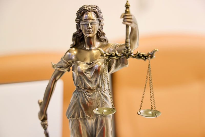 Justi&ccedil;a imp&otilde;e limite &agrave; Receita e valida contas fiscais